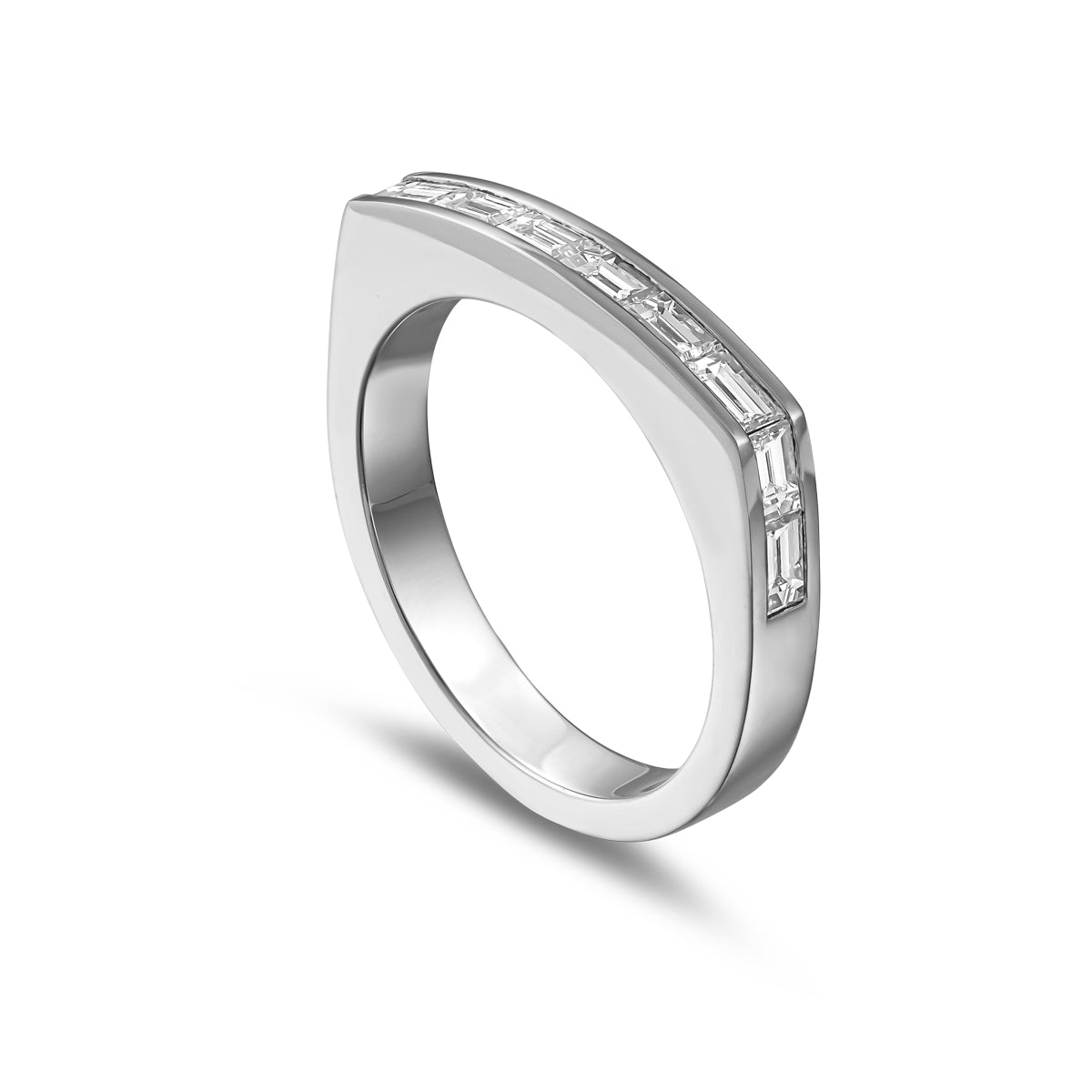 Infinity ring set with baguettes in edgy look designed by carati jewelry in Montreal Canada in 18k 14k