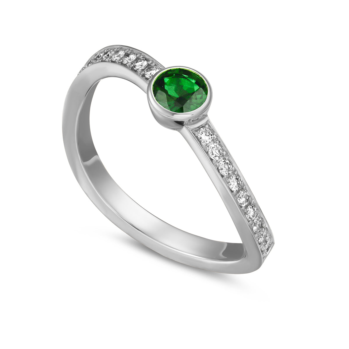 single Wavy Ring with a tsavorite in the middle and diamonds set in pave , iconic design by carati jewelry in montreal canada in 18k 14k
