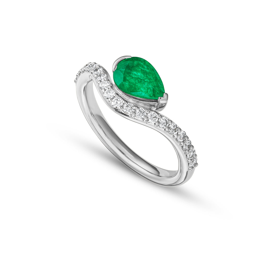 14k and 18k white  gold pear emerald set on wavy ring Carati Jewelry montreal