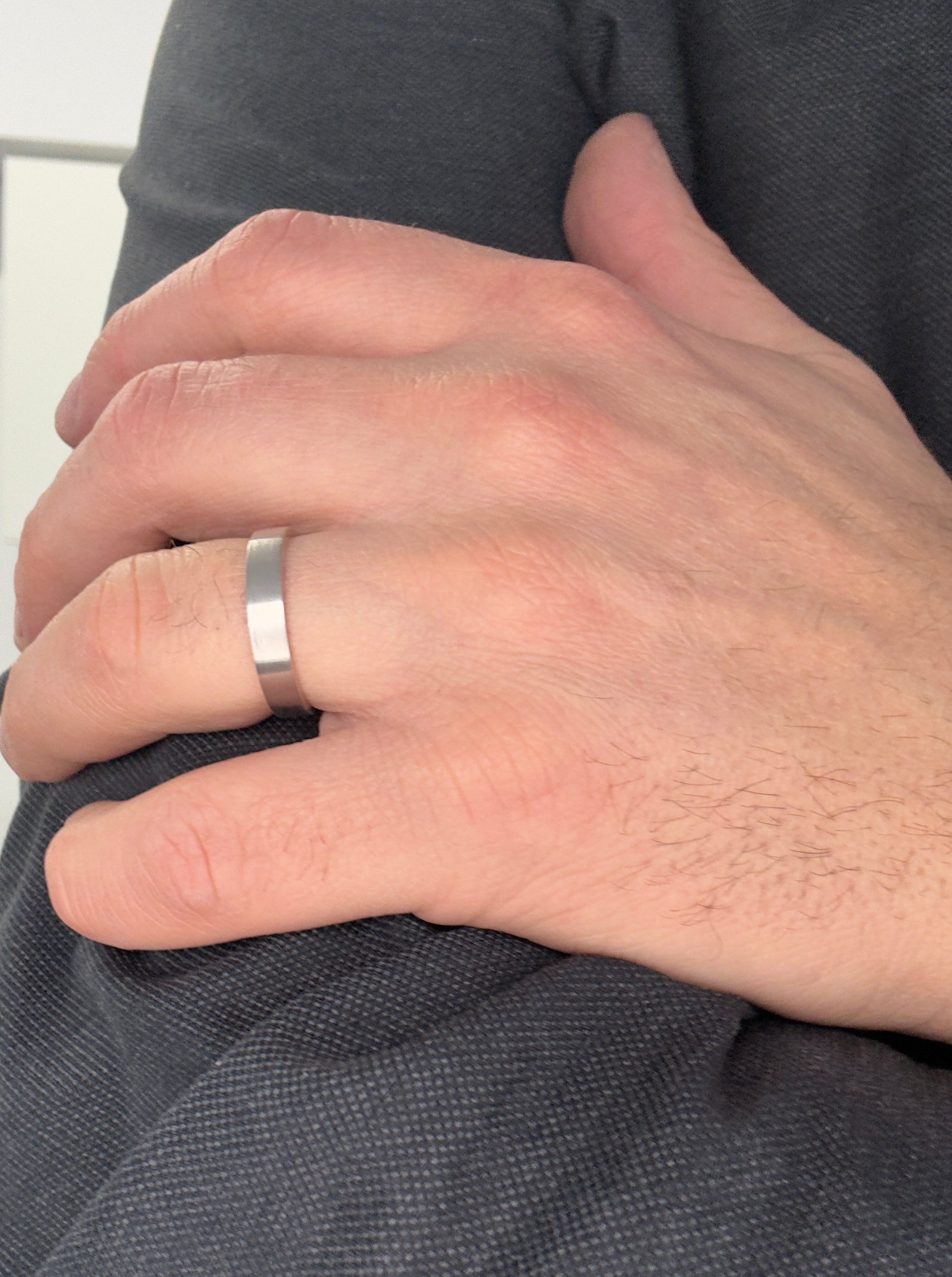 Alliance One Love avec un seul diamant serti Gypsy