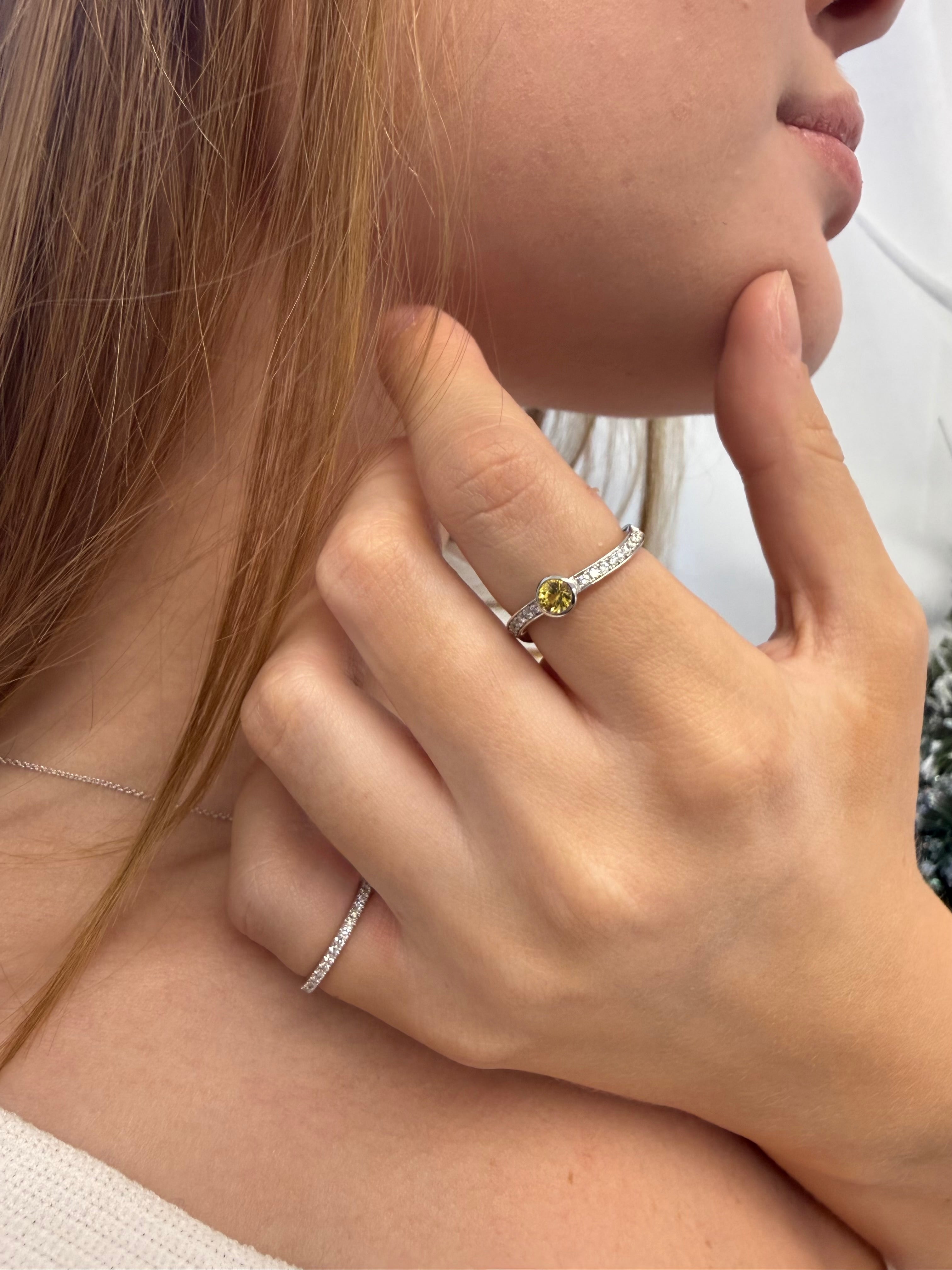 Single Wave Ring with Yellow Sapphire