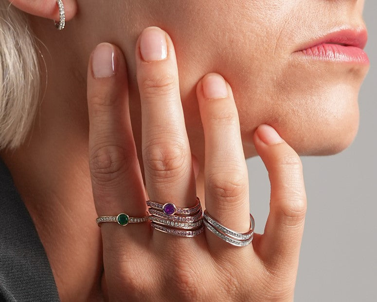 Single Wave Ring with Tsavorite