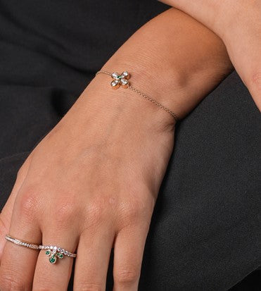 Bloom Bracelet Set in Diamonds And a Tzavorite